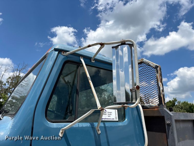 image for item FG0529 1990 International 4600 dump truck
