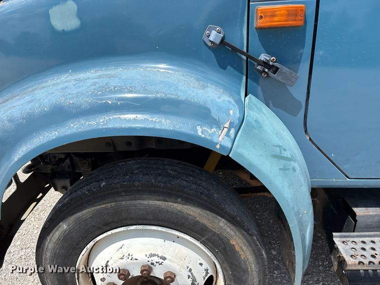 image for item FG0529 1990 International 4600 dump truck