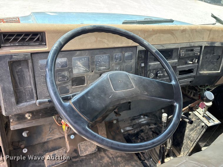 image for item FG0529 1990 International 4600 dump truck