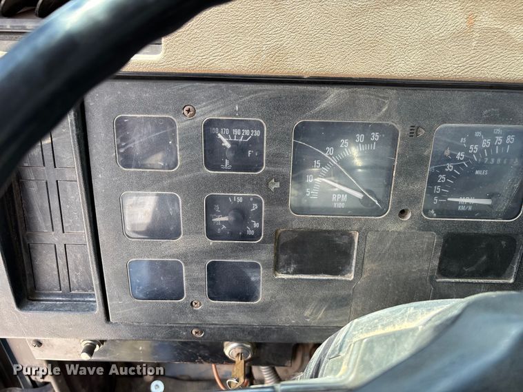 image for item FG0529 1990 International 4600 dump truck