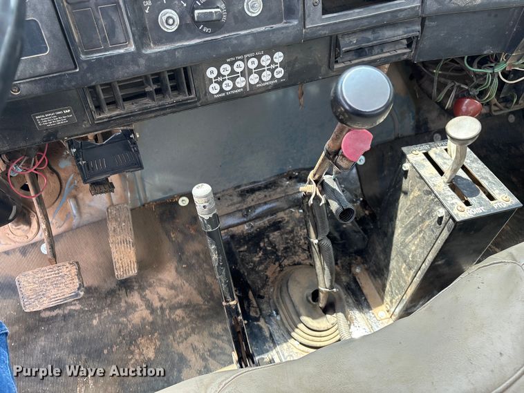 image for item FG0529 1990 International 4600 dump truck