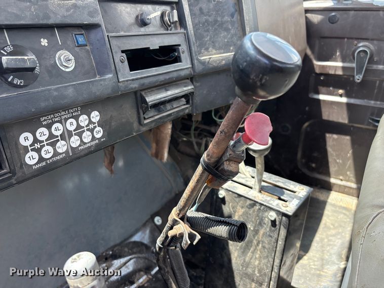 image for item FG0529 1990 International 4600 dump truck