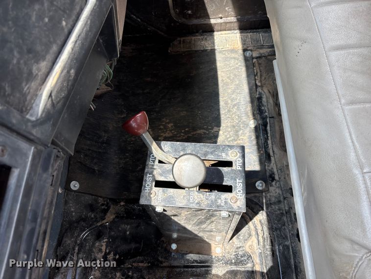 image for item FG0529 1990 International 4600 dump truck