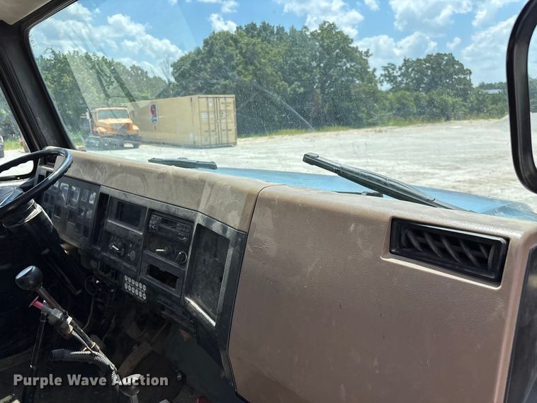 image for item FG0529 1990 International 4600 dump truck