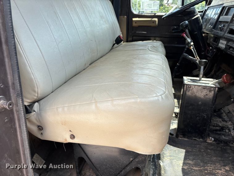 image for item FG0529 1990 International 4600 dump truck