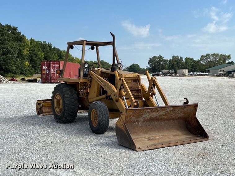 image for item FG0532 Case 480F Construction King landscape tractor
