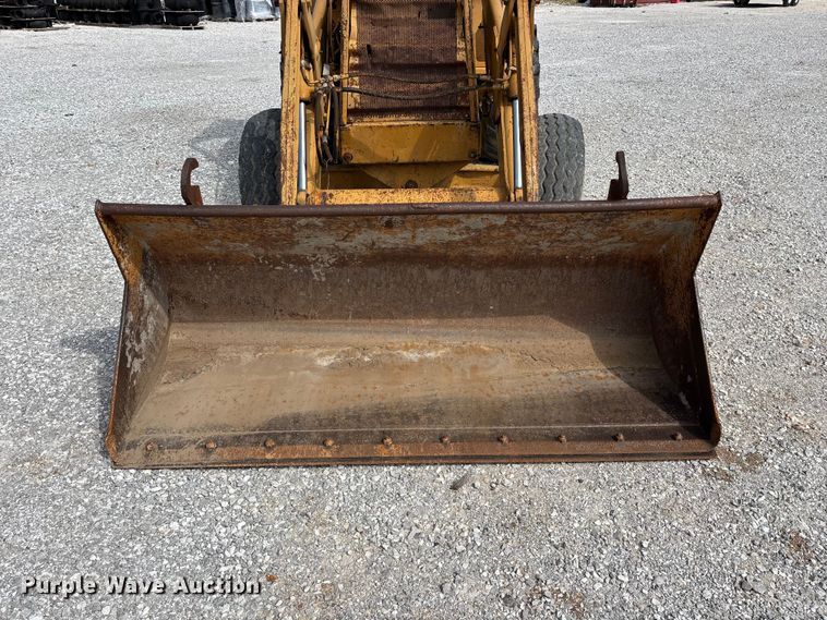 image for item FG0532 Case 480F Construction King landscape tractor