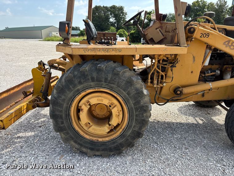 image for item FG0532 Case 480F Construction King landscape tractor