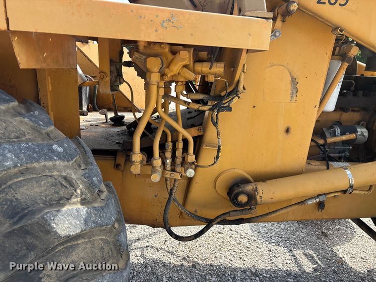image for item FG0532 Case 480F Construction King landscape tractor