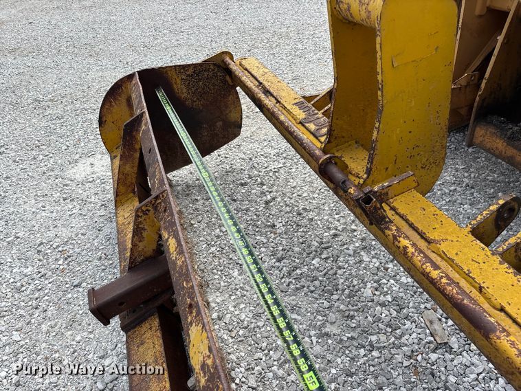 image for item FG0532 Case 480F Construction King landscape tractor