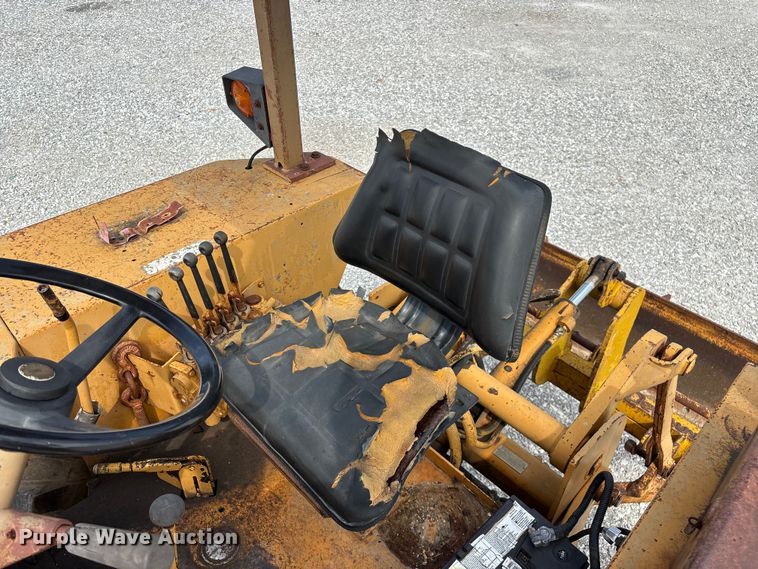 image for item FG0532 Case 480F Construction King landscape tractor