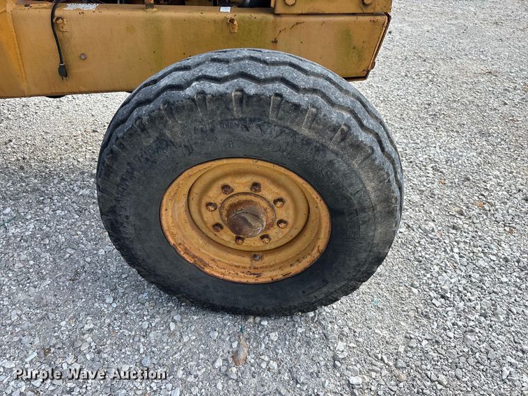 image for item FG0532 Case 480F Construction King landscape tractor