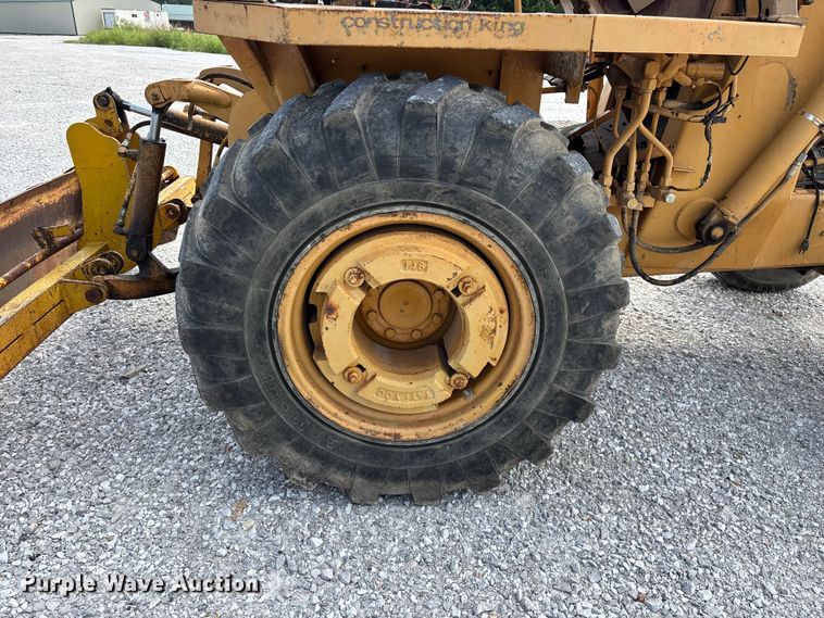 image for item FG0532 Case 480F Construction King landscape tractor