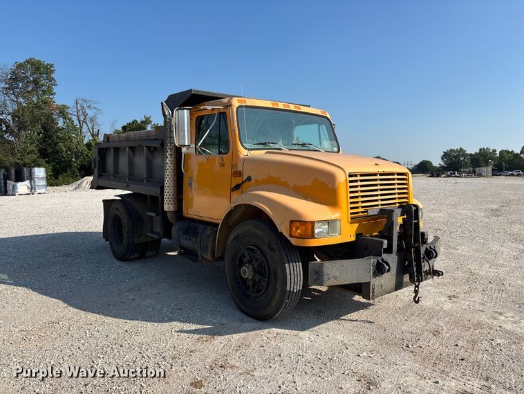 image for item FG0533 1992 International 4900 dump truck