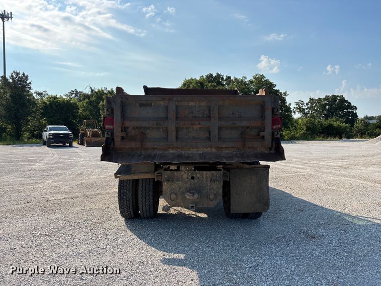 image for item FG0533 1992 International 4900 dump truck