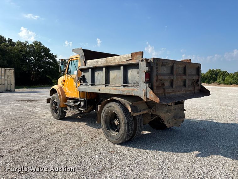 image for item FG0533 1992 International 4900 dump truck