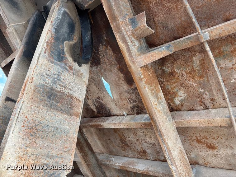 image for item FG0533 1992 International 4900 dump truck
