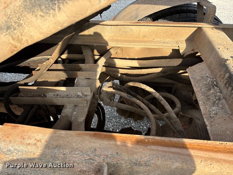 image for item FG0533 1992 International 4900 dump truck
