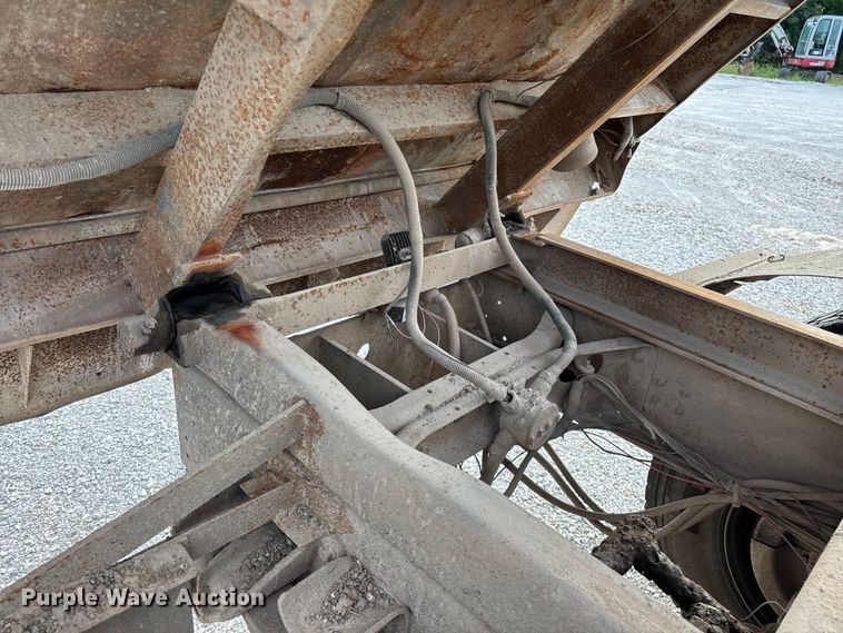 image for item FG0533 1992 International 4900 dump truck