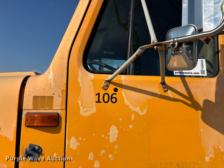 image for item FG0533 1992 International 4900 dump truck