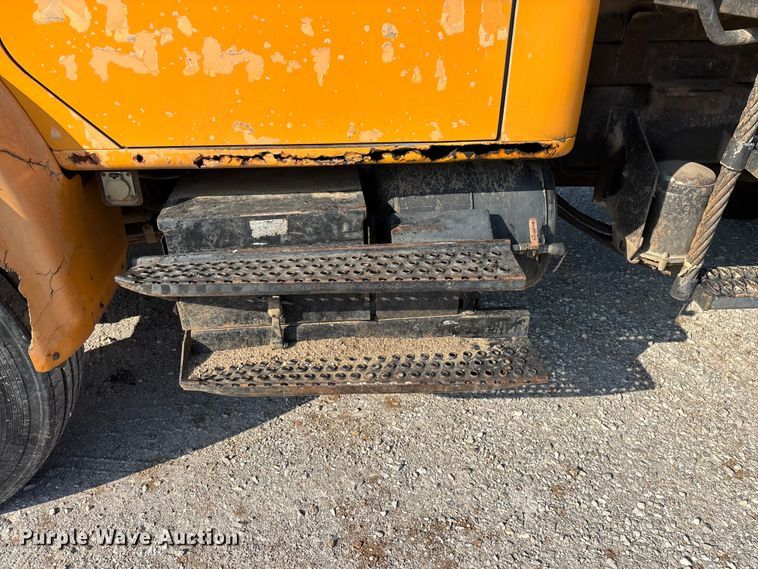 image for item FG0533 1992 International 4900 dump truck