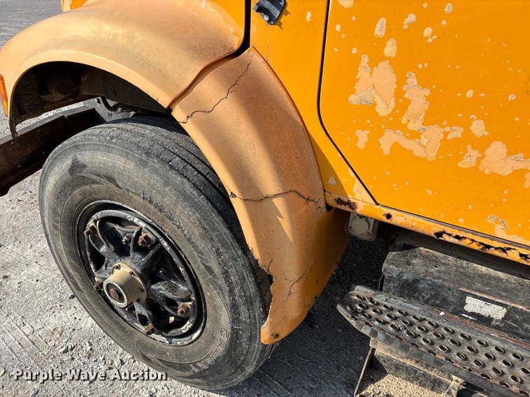 image for item FG0533 1992 International 4900 dump truck