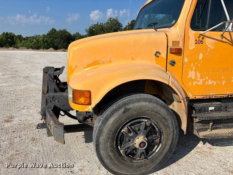 image for item FG0533 1992 International 4900 dump truck