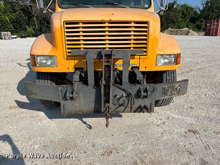 image for item FG0533 1992 International 4900 dump truck
