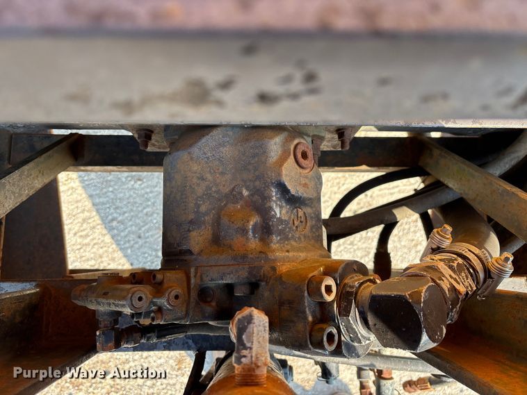 image for item FG0533 1992 International 4900 dump truck