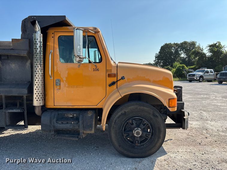 image for item FG0533 1992 International 4900 dump truck