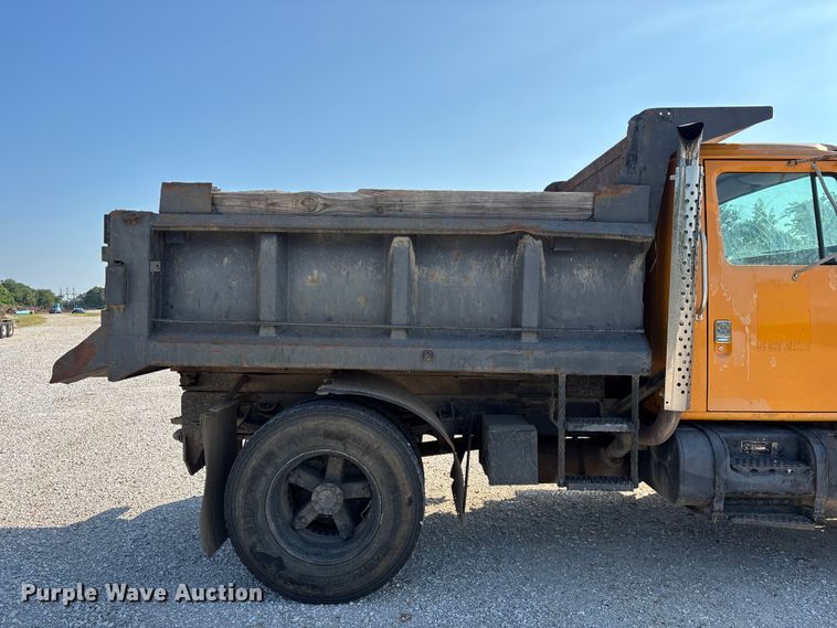 image for item FG0533 1992 International 4900 dump truck