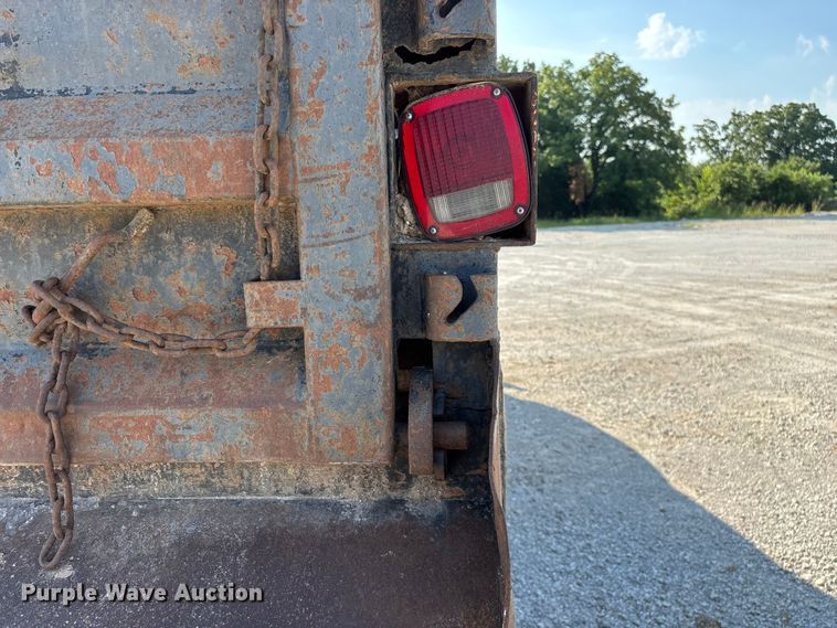 image for item FG0533 1992 International 4900 dump truck
