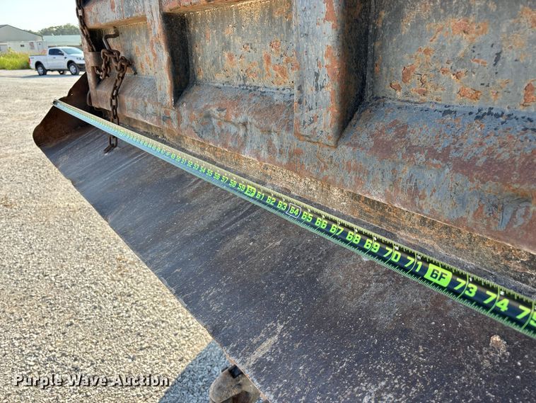 image for item FG0533 1992 International 4900 dump truck