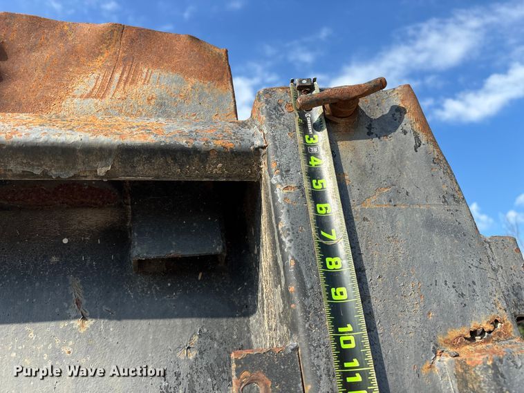 image for item FG0533 1992 International 4900 dump truck