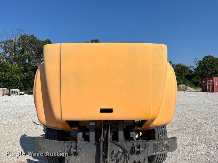 image for item FG0533 1992 International 4900 dump truck