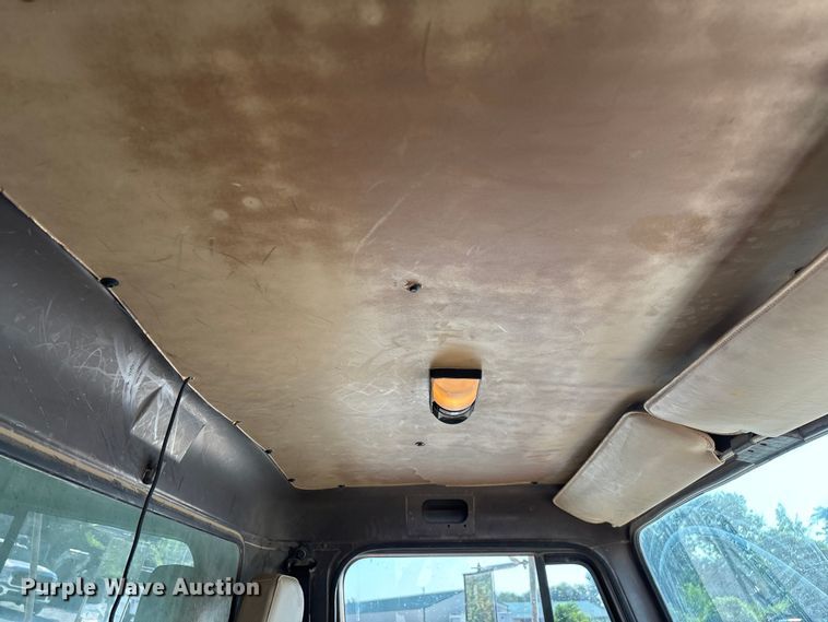 image for item FG0533 1992 International 4900 dump truck