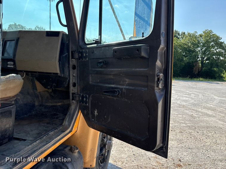 image for item FG0533 1992 International 4900 dump truck