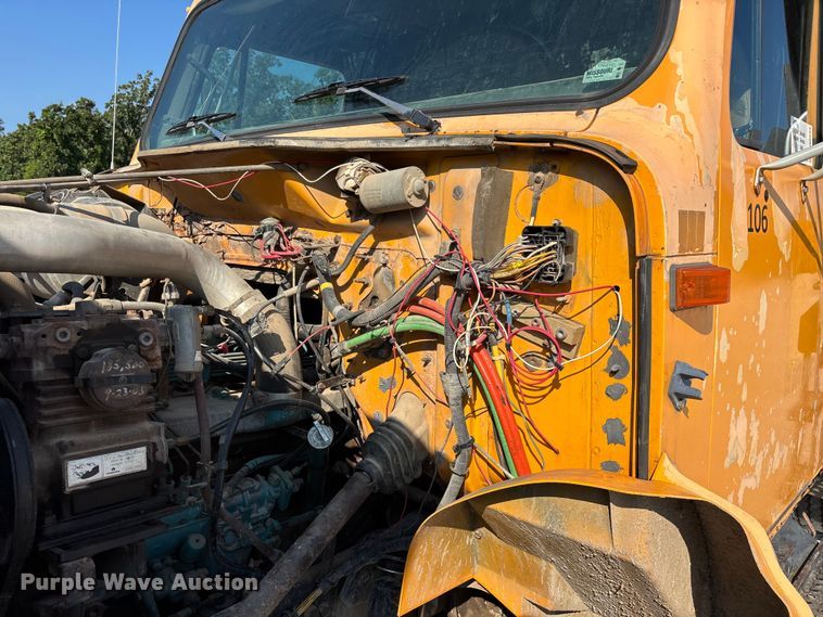 image for item FG0533 1992 International 4900 dump truck