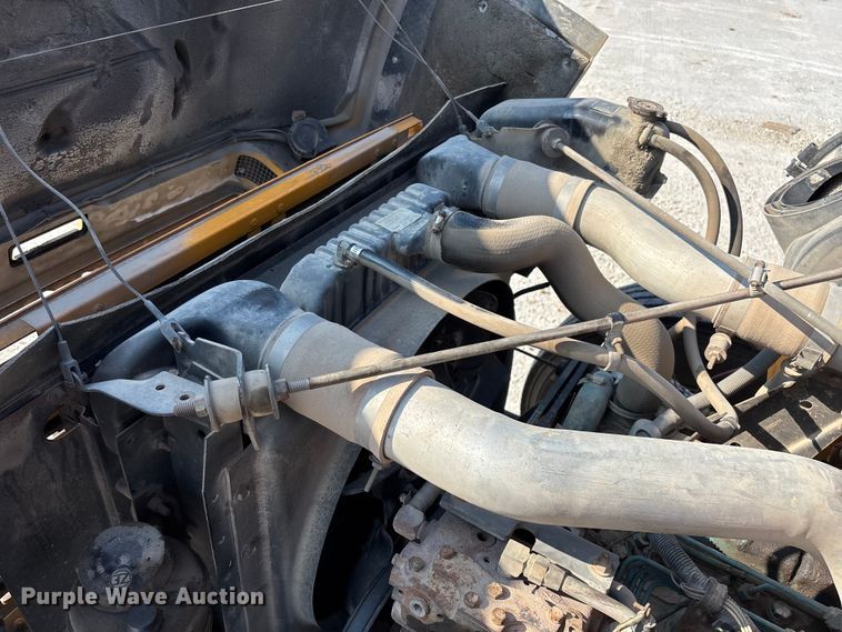 image for item FG0533 1992 International 4900 dump truck