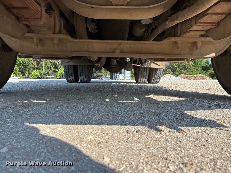 image for item FG0533 1992 International 4900 dump truck
