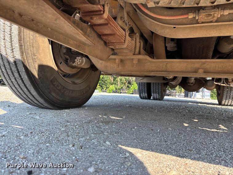 image for item FG0533 1992 International 4900 dump truck