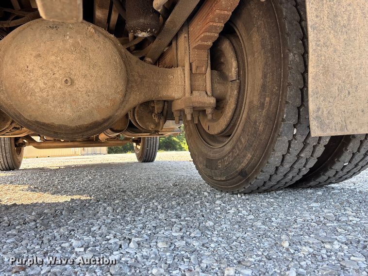 image for item FG0533 1992 International 4900 dump truck