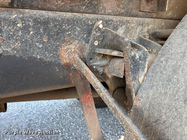 image for item FG0533 1992 International 4900 dump truck