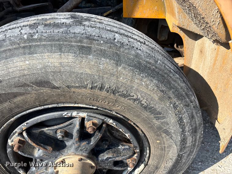 image for item FG0533 1992 International 4900 dump truck