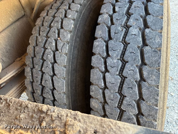 image for item FG0533 1992 International 4900 dump truck