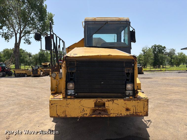 image for item FI0261 2000 Caterpillar D250E Series II articulated haul truck