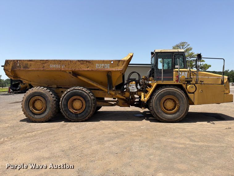 image for item FI0261 2000 Caterpillar D250E Series II articulated haul truck