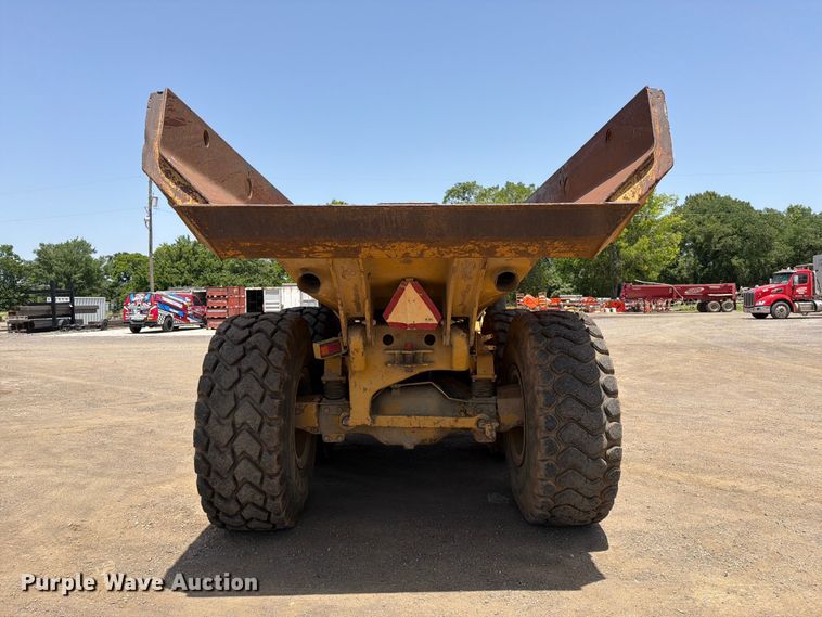 image for item FI0261 2000 Caterpillar D250E Series II articulated haul truck