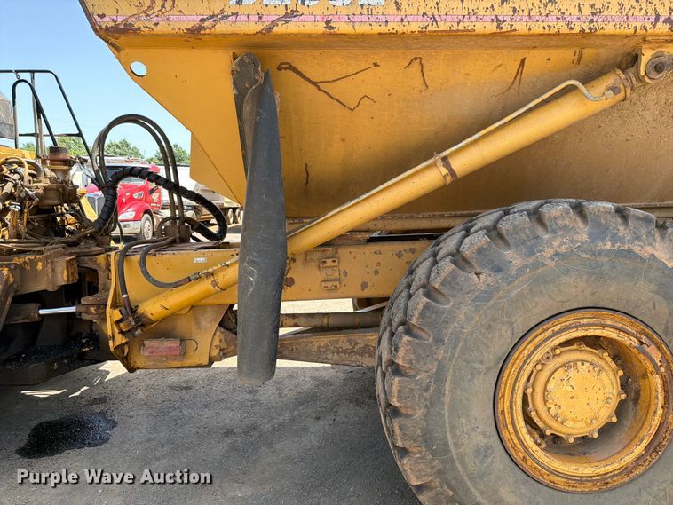 image for item FI0261 2000 Caterpillar D250E Series II articulated haul truck