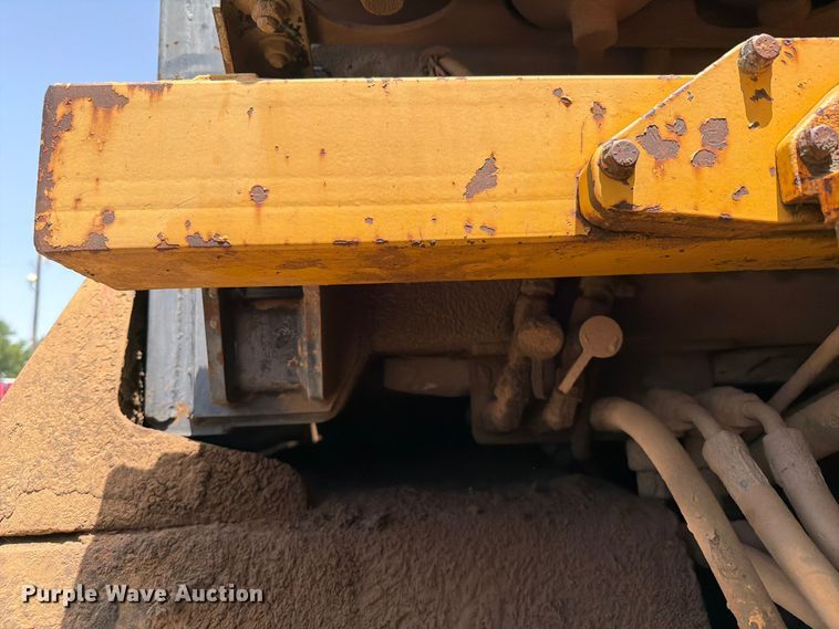 image for item FI0261 2000 Caterpillar D250E Series II articulated haul truck